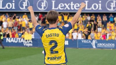 Javi Castro renueva dos temporadas con el Alcorcón
