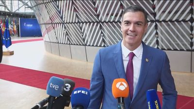 Sánchez presume de que "la economía española va como una moto" y Feijóo dice que "falta a la verdad y a los españoles"