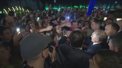 Putin se da un baño de masas en Daguestán