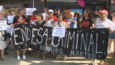 Vecinos de Sevilla denuncian cortes de luz en plena ola de calor