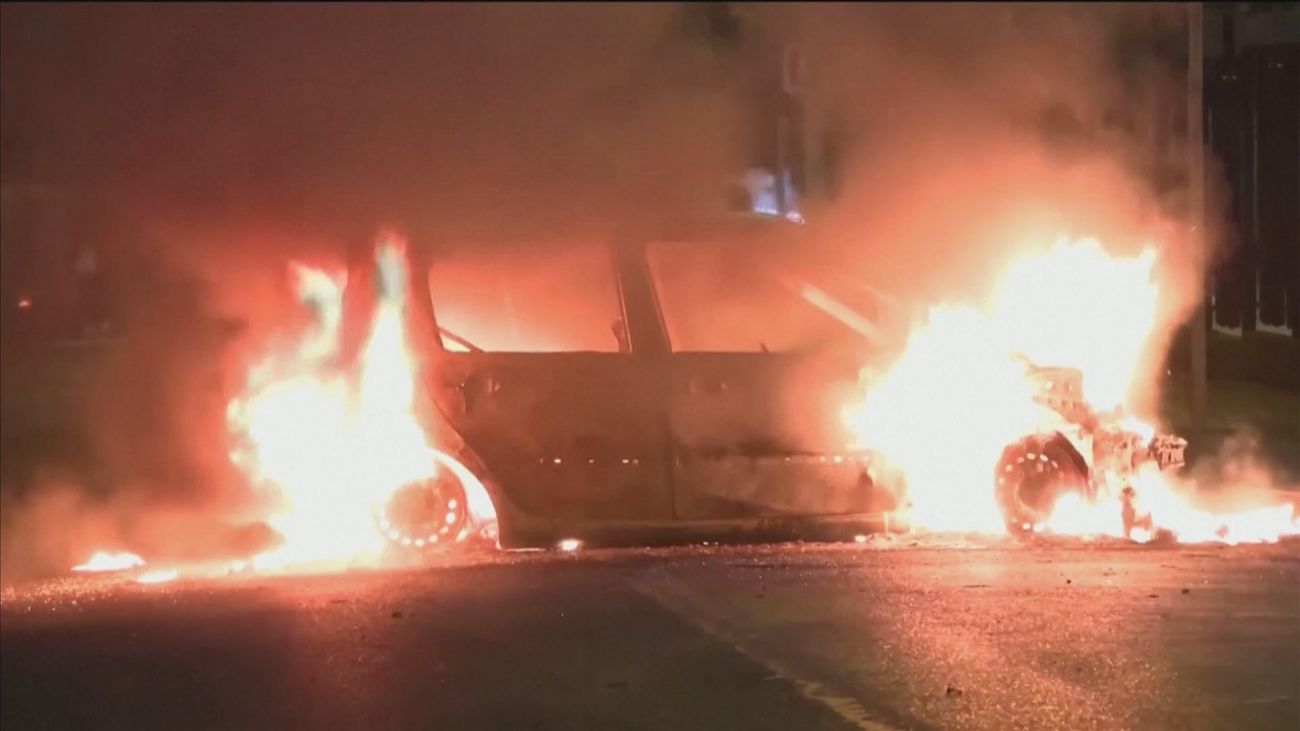 Tercera noche de disturbios en Francia con al menos 667 detenidos