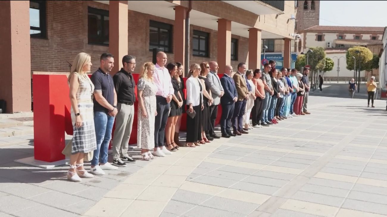 Minuto de silencio en Móstoles por el asesinato machista de Vanessa
