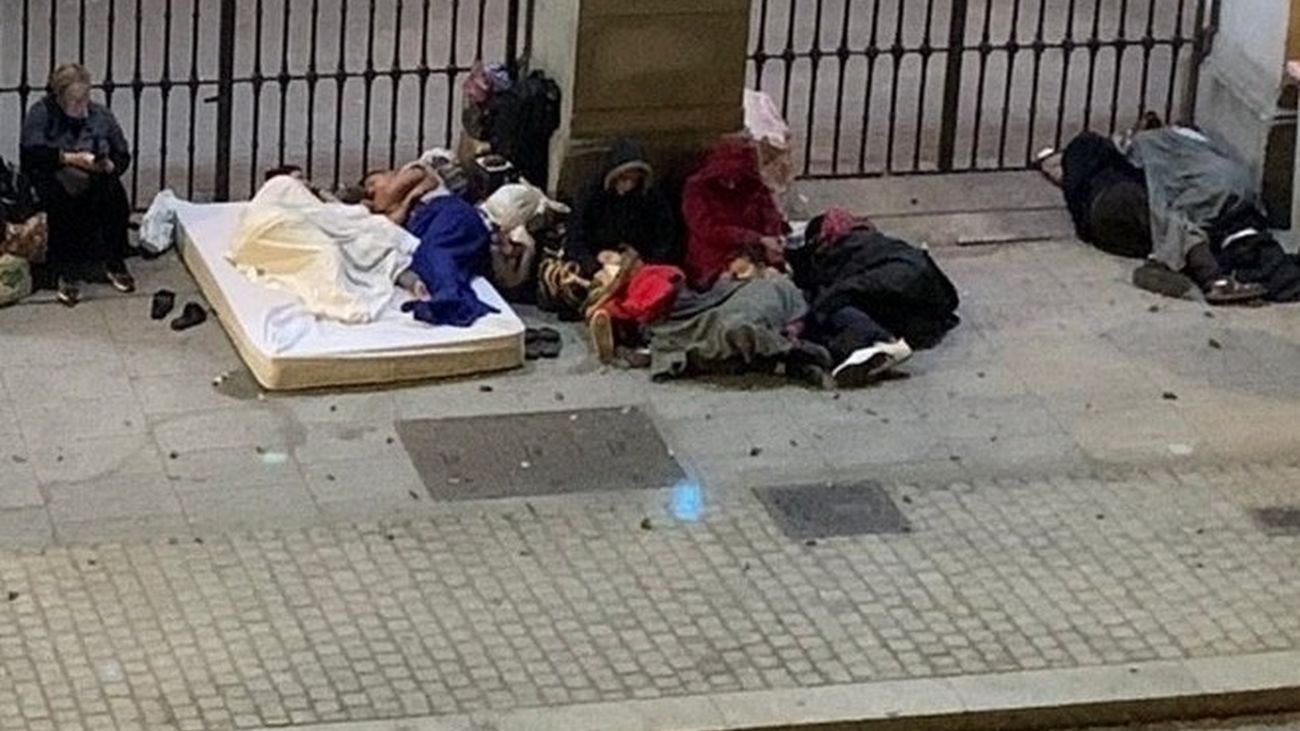 Personas durmiendo en la calle