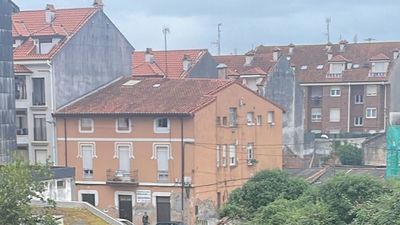 Un grupo de niños encuentra el cadáver de un hombre en un descampado de Santoña