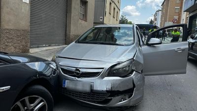 Persecución en Manresa: se salta dos controles y atropella a una agente de los Mossos