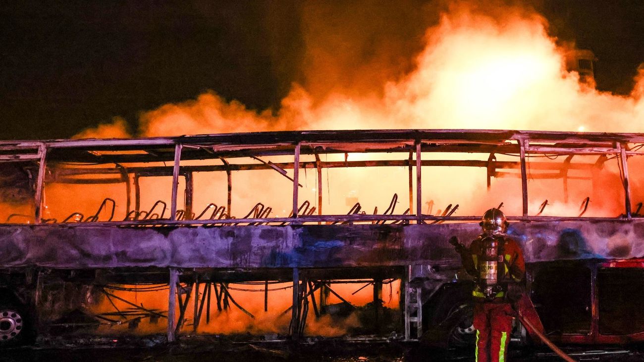 Otra noche de disturbios en Francia, con 1.311  detenciones y 79 policías heridos