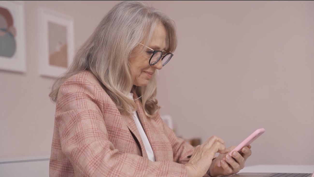 El 'edadismo', una discriminación que se ceba con las mujeres