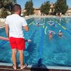 Verano, tiempo de deporte en la piscina de Paracuellos