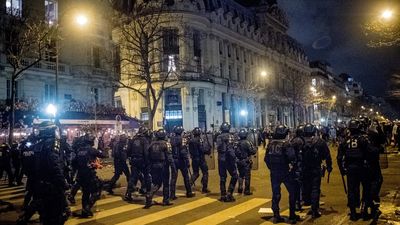 Francia mantiene en alerta a 45.000 policías para evitar nuevos disturbios