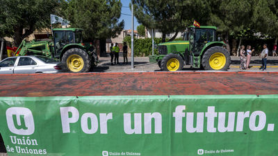 Tres columnas de tractores marchan hacia Madrid