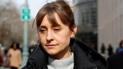 Sale de prisión la actriz Allison Mack, condenada por su implicación en una secta sexual