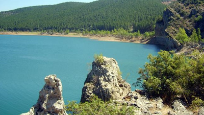Sigue la prealerta en la cuenca que abastece de agua a Alcalá