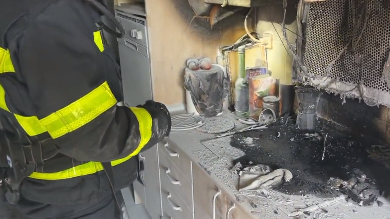 Bomberos de Madrid y la Comunidad sofocan un incendio en Aravaca