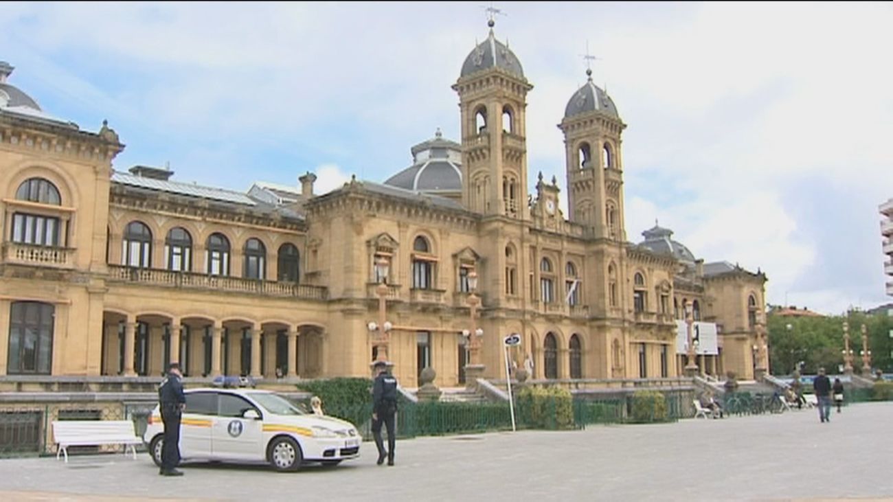 El Constitucional anula la ley de instituciones locales vasca que castiga al castellano