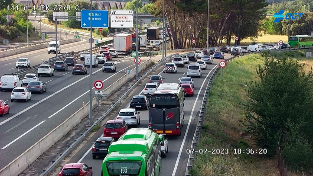 Tráfico intenso en todas las salidas de Madrid en el segundo fin de semana de julio