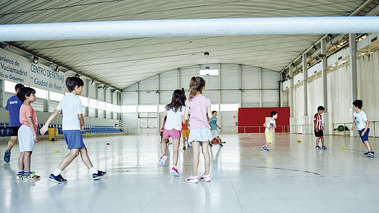 Niños en un pabellón deportivo de Rivas Vaciamadrid
