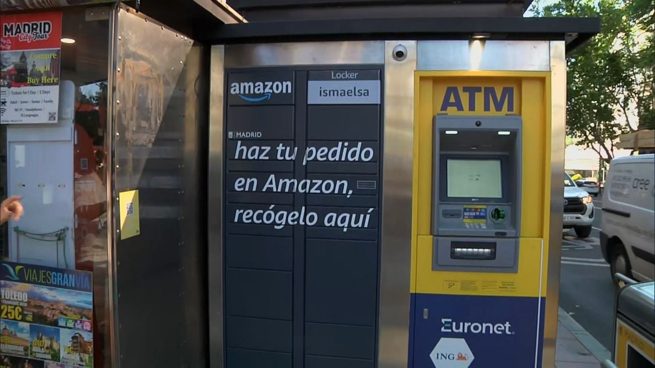 Los quioscos reinventan su negocio con cajeros, puntos de carga y ‘lockers’