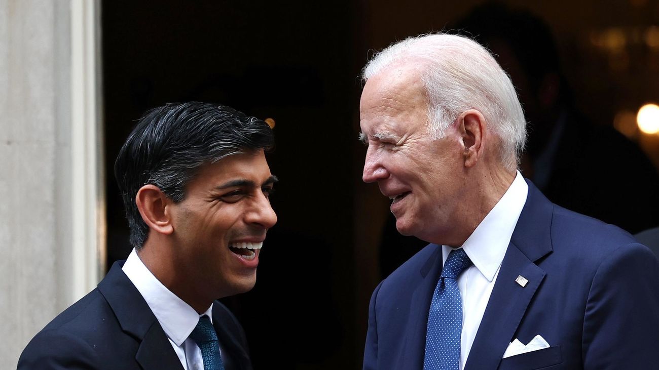Reunión de Biden y Sunak con la polémica de las bombas de racimo