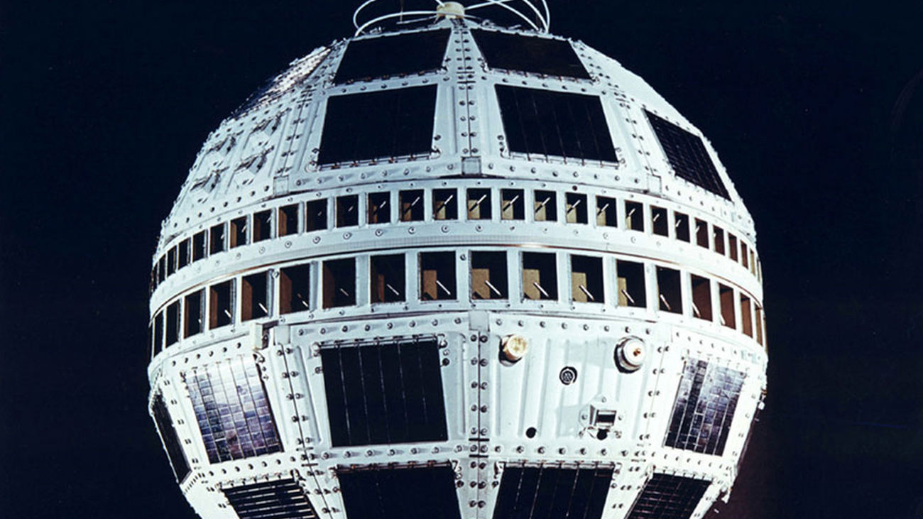 El Telstar 1, primer satélite privado que permitió la primera conexión de televisión transatlántica