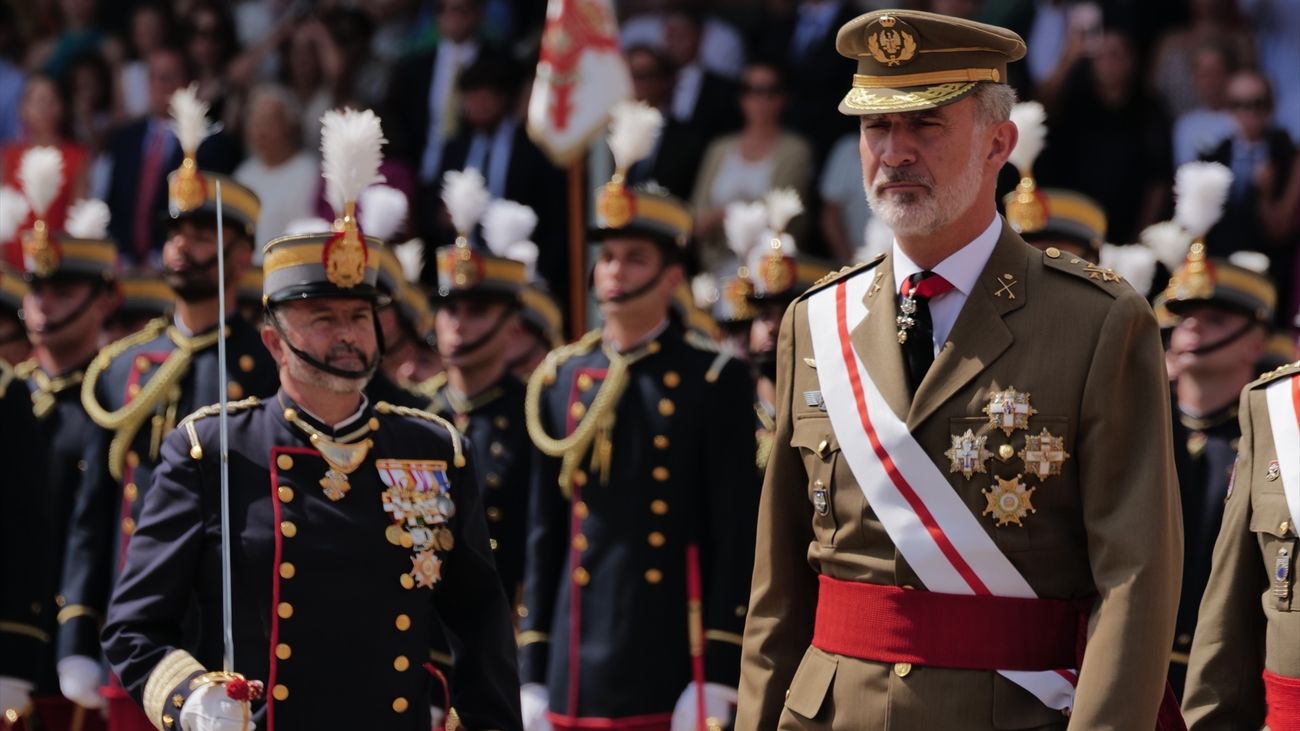 El Rey Felipe VI durante el acto de entrega de Reales Despachos  en la Academia General Militar de Zaragoza, a 7 de julio de 2023