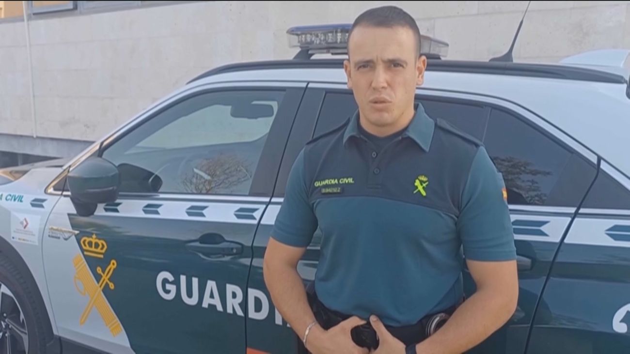 Un guardia civil detiene a un hombre tras clavar un taladro en la cabeza a su pareja en Villaverde