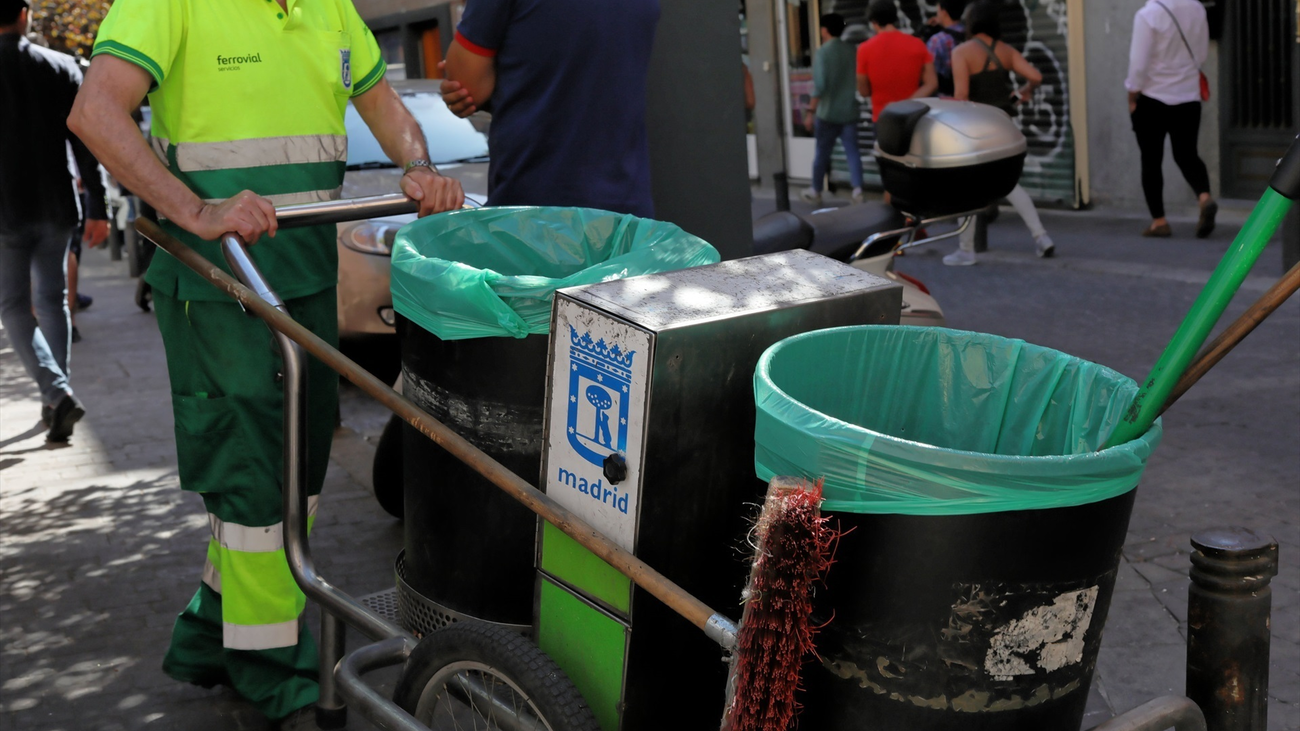 Madrid suspende la limpieza de las calles a mediodía por el calor extremo