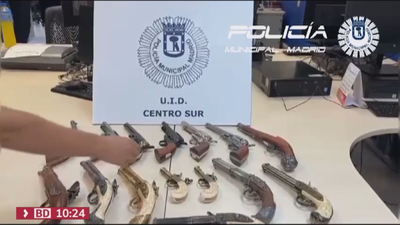 Incautadas 15  pistolas de imitación en una tienda enfrente del Congreso