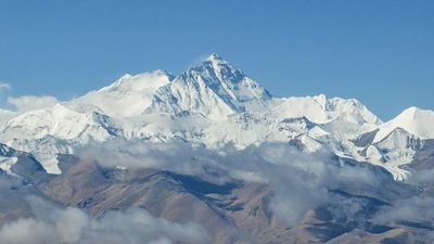 Se estrella un helicóptero cerca del Everest con cinco mexicanos a bordo