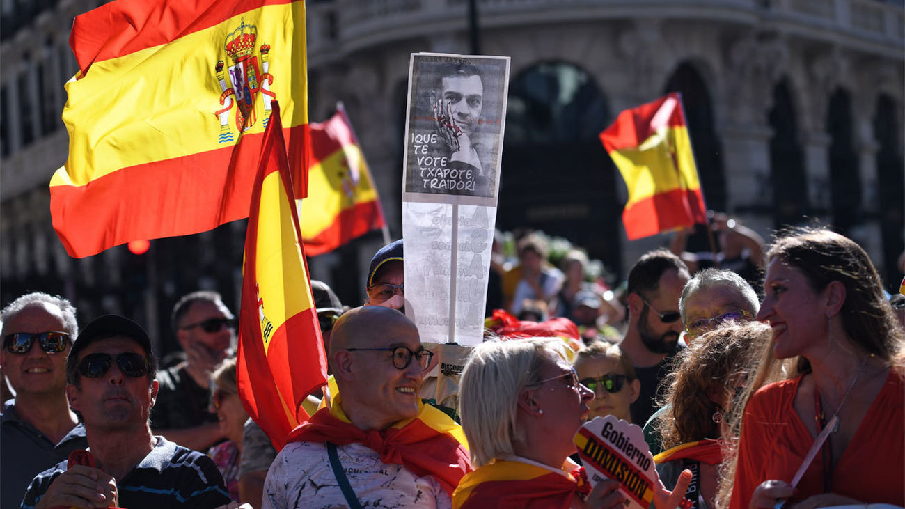 La JEC prohíbe ir a votar con una camiseta con el lema "Que te vote Txapote"