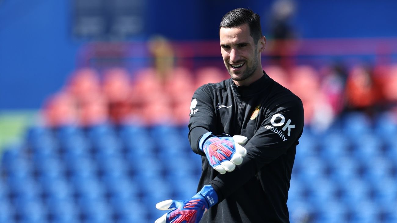 Sergio Rico: "Sigo trabajando en mi recuperación. Me siento muy afortunado”