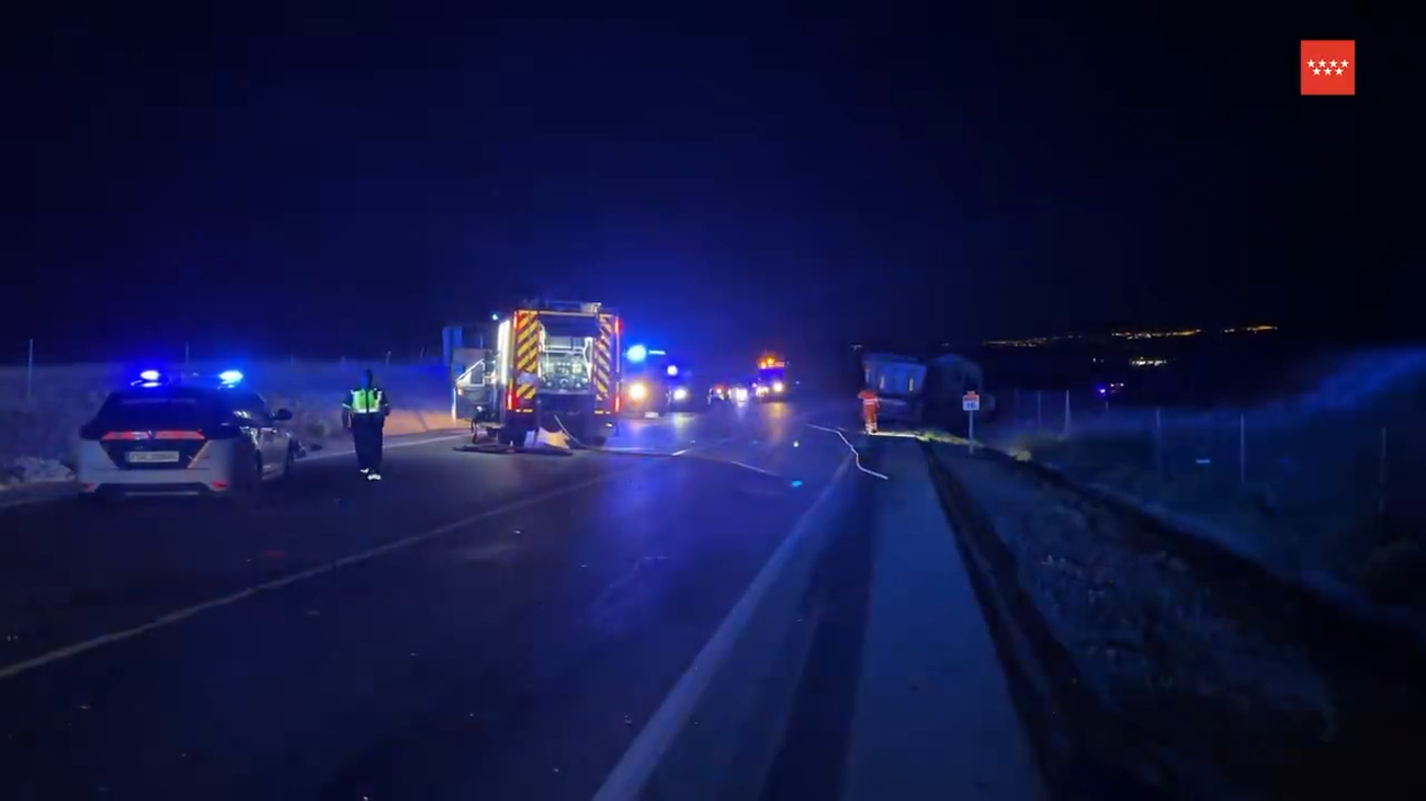 Muere una mujer de 31 años tras el choque de un turismo y un camión en Ajalvir