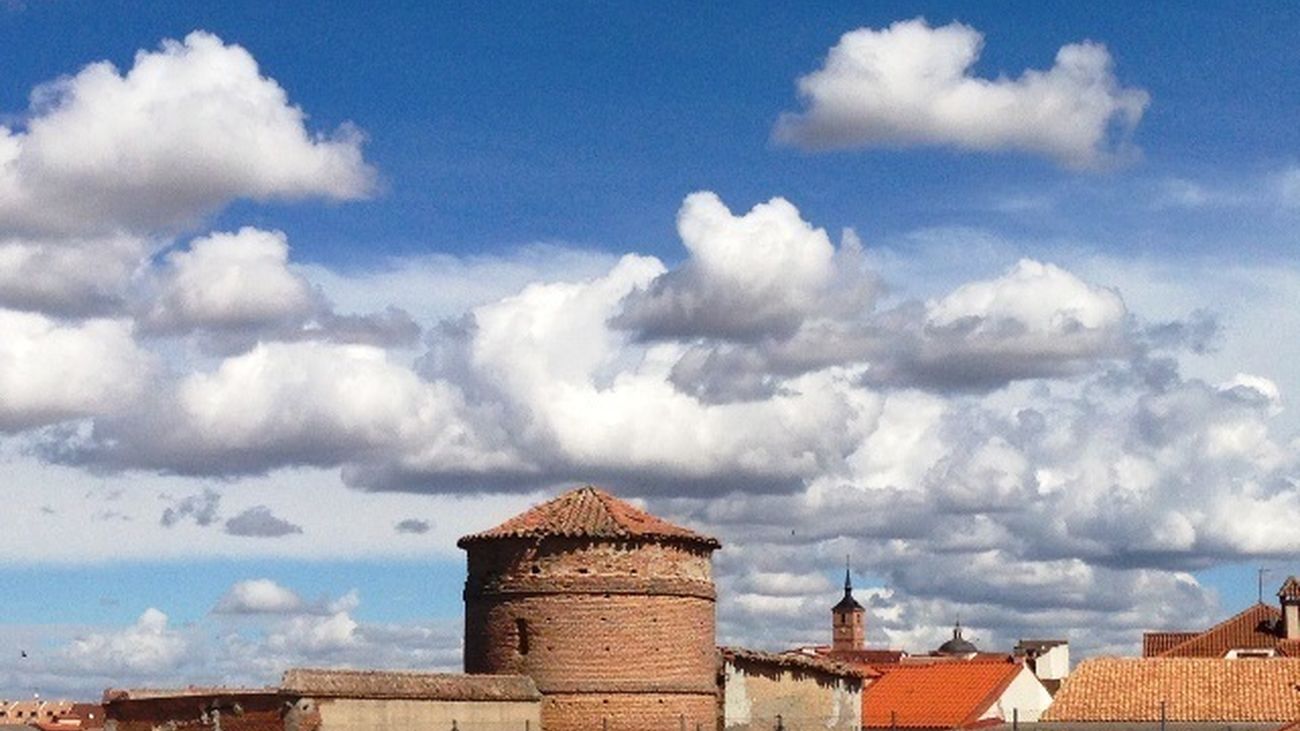 Evacuados 80 ancianos de una residencia de Valmojado (Toledo) por un incendio