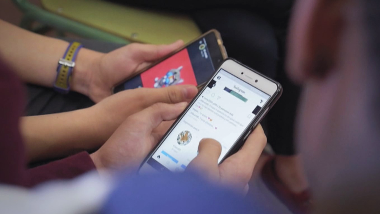 No, poner #AD no es suficiente: Consumo amenaza con sancionar a influencers por publicidad encubierta