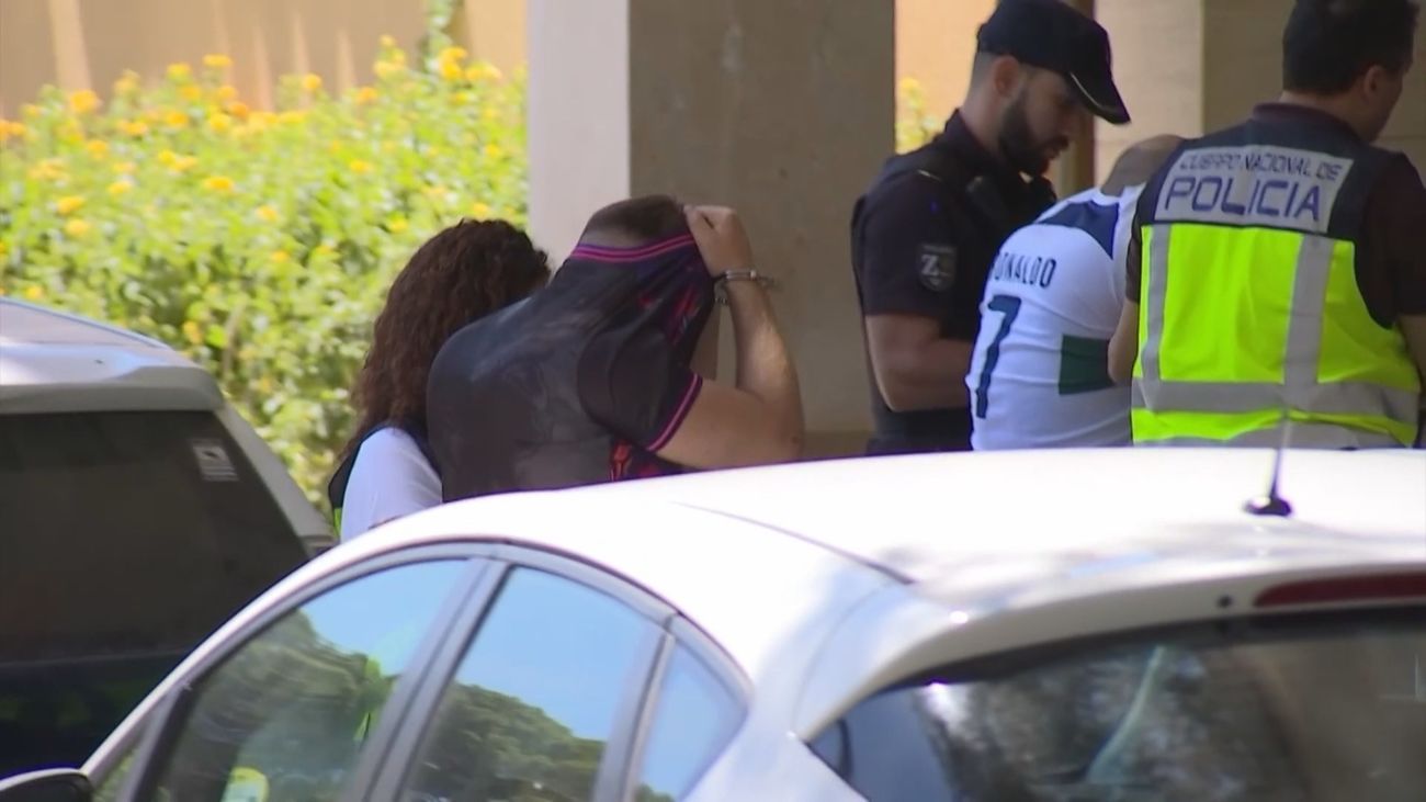 Detenidos seis turistas por una violación grupal a una joven en un hotel en Palma