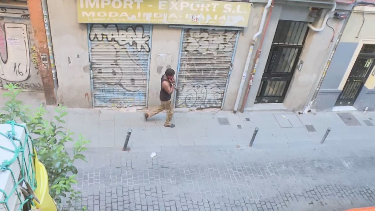 "Vivir con un narcopiso arriba es insufrible", la pesadilla de una vecina de Lavapiés