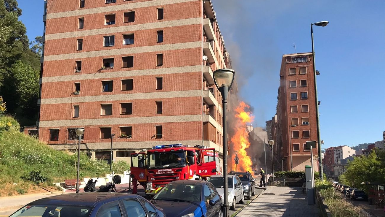 Cinco heridos en Bilbao en un incendio provocado por un escape de gas