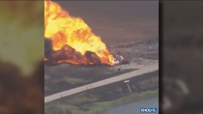 Incendio y explosión en un oleoducto en el sur de Texas