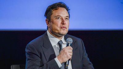 Musk afirma que utilizará "tuits públicos" para entrenar xAI, su nueva herramienta de IA