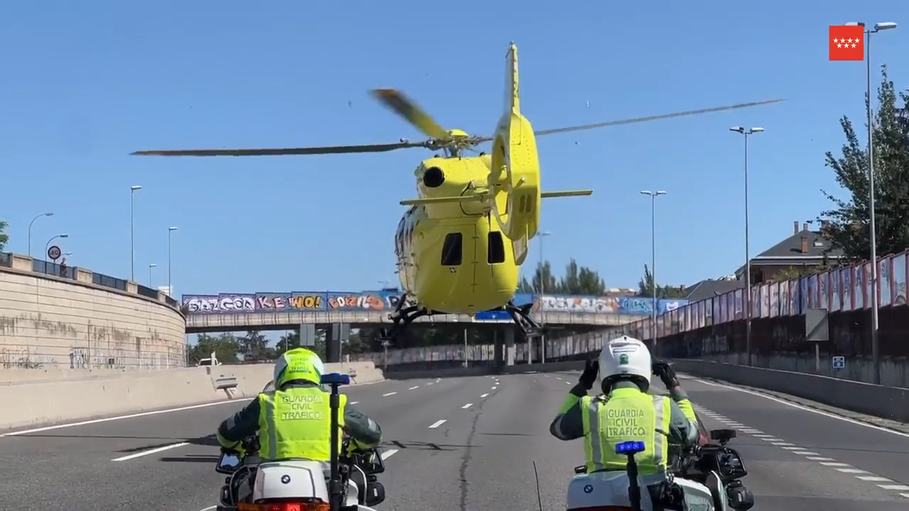 Un motorista, grave tras chocar contra la mediana en la A-6 en Collado Villalba