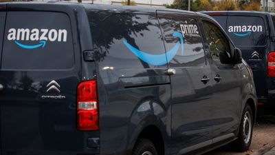 En estado grave una mujer de 83 años atropellada por una furgoneta de Amazon en Madrid