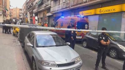 Derrumbe en el interior de un almacén de Correos en Carabanchel