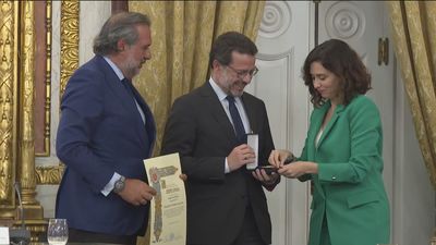 La Cámara de Comercio otorga su Medalla  de Honor a Lasquetty por su labor como exconsejero