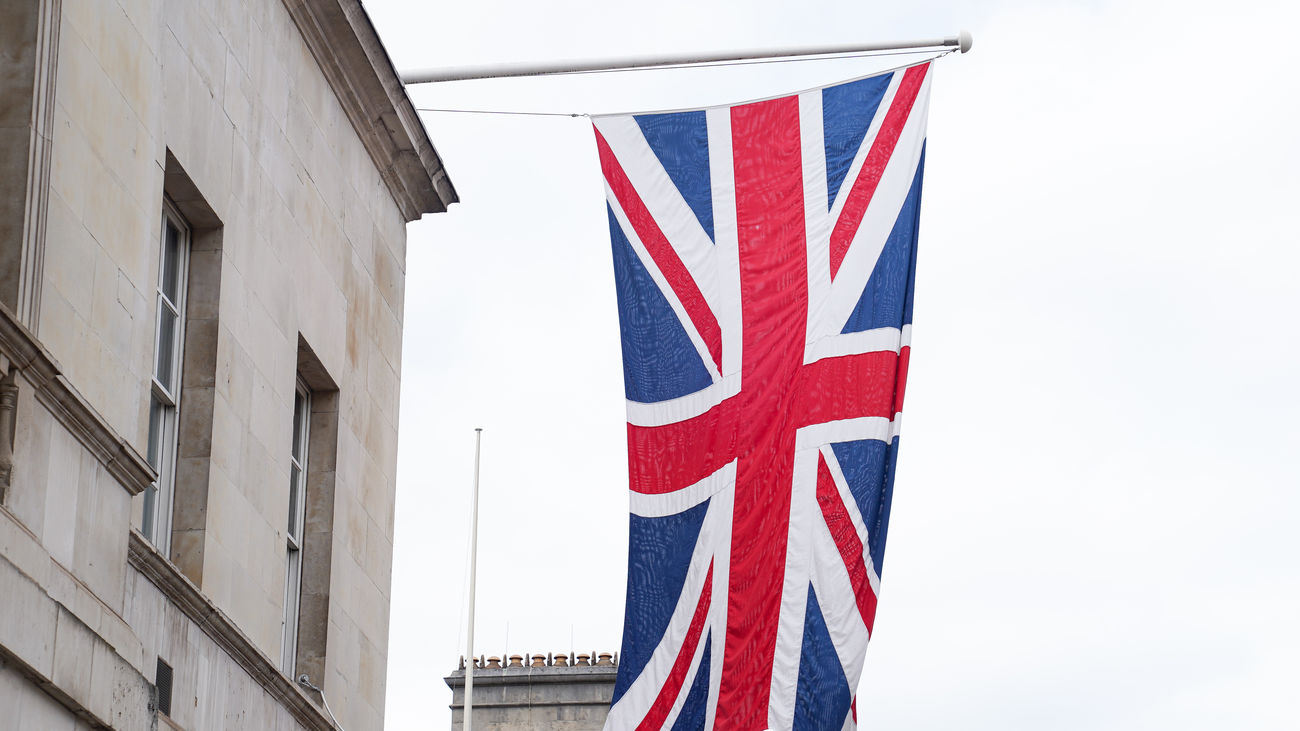 Reino Unido aprueba la controvertida ley migratoria para acelerar las deportaciones