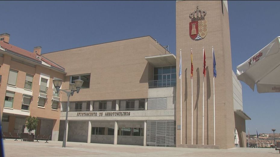 Vox rompe su acuerdo con el PP en Arroyomolinos por meter a Vecinos en el Gobierno