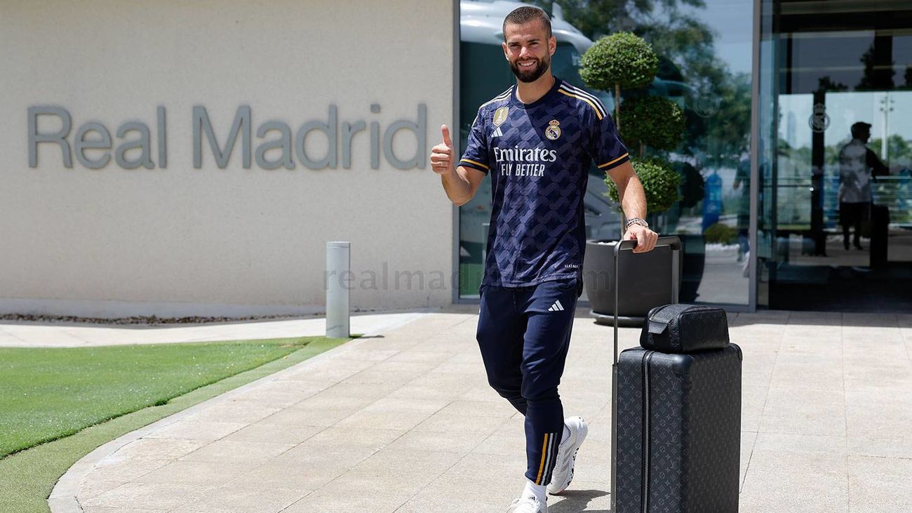 El Real Madrid presenta su segunda equipación en el viaje a Los Ángeles