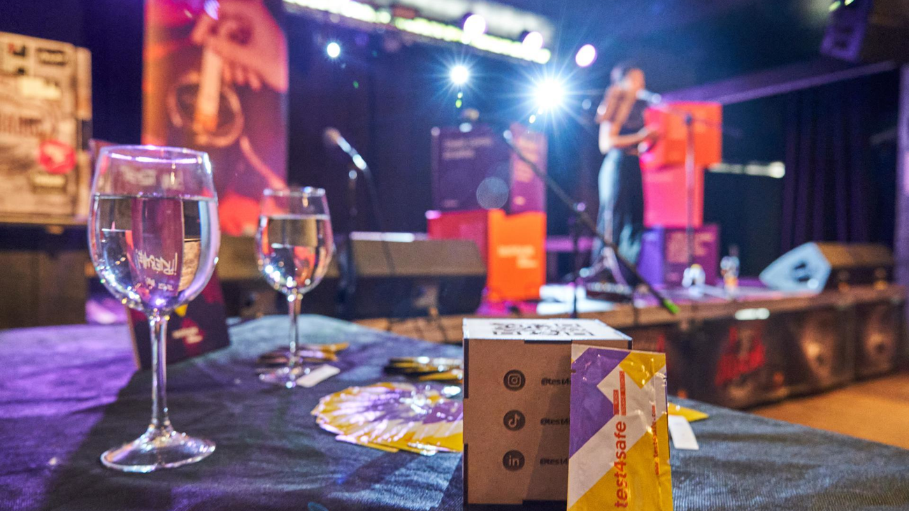 Un laboratorio español crea unas tiras  que detectan drogas de sumisión en bebidas