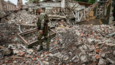 Un ataque nocturno ruso mata a cuatro personas en Zaporiyia