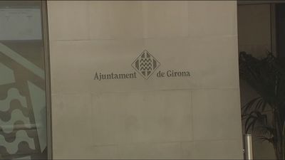 El ayuntamiento de Girona aprueba una moción para desvincular la ciudad de la monarquía
