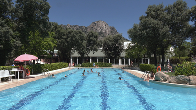 La piscina con las mejores vistas a la Sierra Norte de Madrid