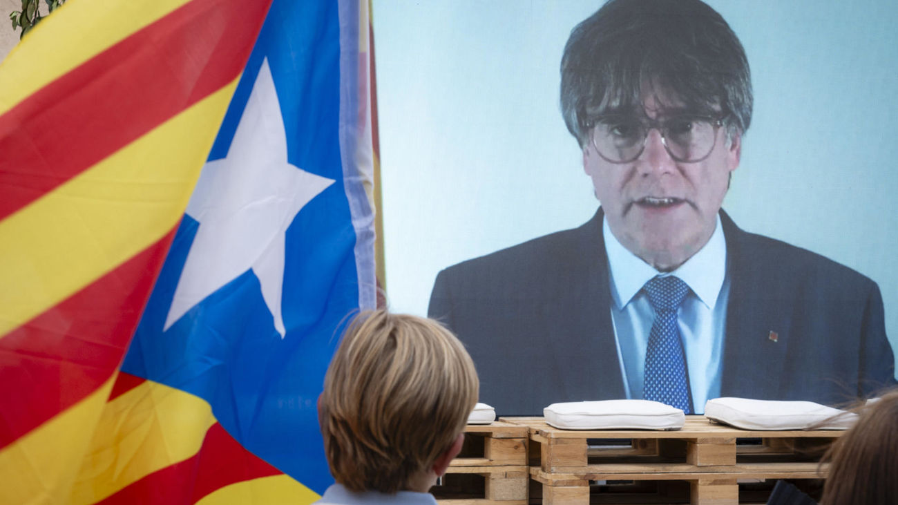Acto electoral de Junts con la imagen de Puigdemont